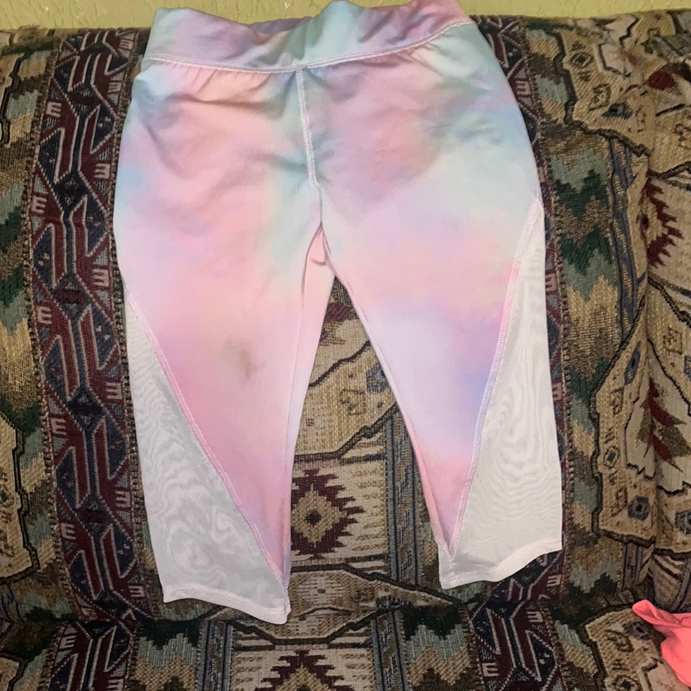 Girls size 6 more than magic tie dye capri legging with mesh back
